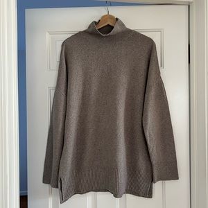 Abercrombie & Fitch oversized legging-friendly turtleneck sweater (taupe) L